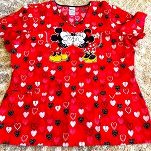 Disney Mickey and Minnie scrub top XL